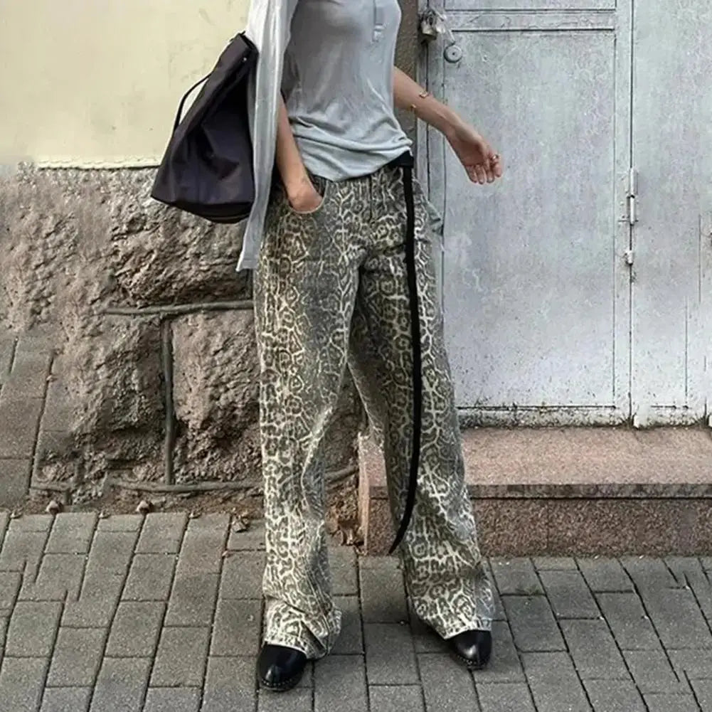 Leopard Print Jeans for Women and Men – Oversize Wide Leg Denim Pants with Pockets – Loose Fit High Street Trousers, Trendy Streetwear Style