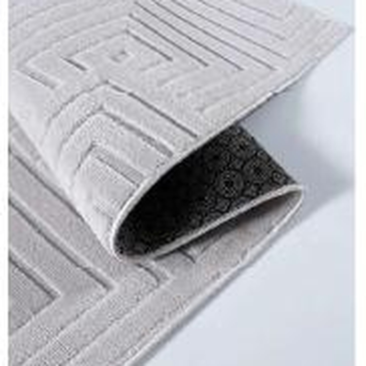 Close-up detail of washable bathroom rug WS006 texture
