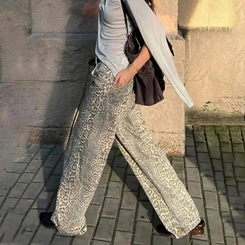 Leopard Print Jeans for Women and Men – Oversize Wide Leg Denim Pants with Pockets – Loose Fit High Street Trousers, Trendy Streetwear Style