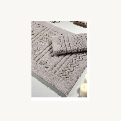 Close-up detail of tufted bath mat set T-031 texture